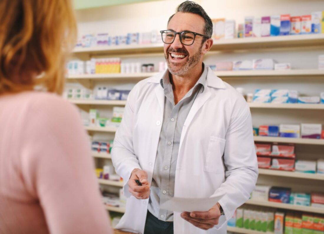 homme-pharmacien-article
